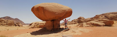 Mushroom Rock, Wadi Rum, Jordania.