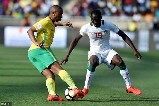 Por manipulación arbitral, la FIFA repetirá el duelo entre Sudáfrica y Senegal de la Eliminatoria Africana