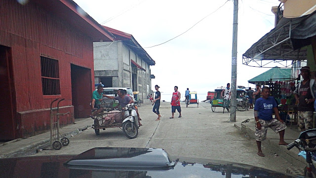 street going to the pier and wet market of Lavezares Northern Samar