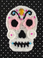 https://translate.googleusercontent.com/translate_c?depth=1&hl=es&rurl=translate.google.es&sl=en&sp=nmt4&tl=es&u=https://persialou.com/2014/10/crochet-sugar-skull-free-pattern.html&usg=ALkJrhgVWItFkpvoY6n8b96-cqULC-uz6w