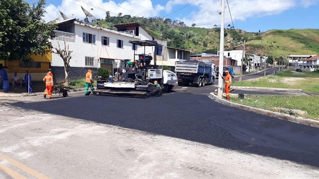 Depois de Três anos saiu o Asfaltamento da rua Elizabeth Ferreira de Medeiros