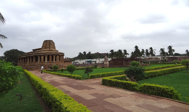 ഐഹോളെ മലയാളം യാത്രാവിവരണം