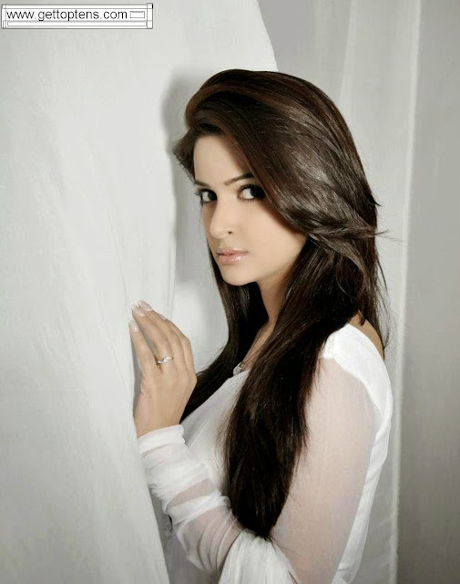 Saba qamar hot photos-wallpaepr-biography-sexy-pictures-hot-scene-gallery.