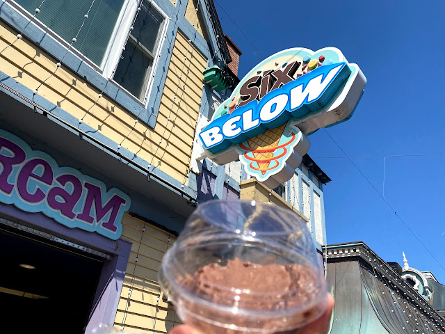 Six Below Ice Cream Shop Sign Six Flags New England