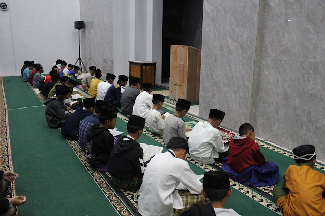 Ekstrakurikuler Tahfidz MI Cirenged