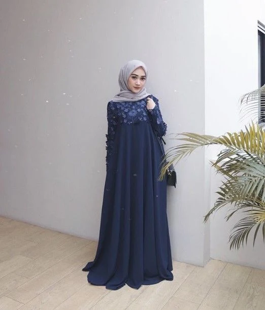 50 Inspirasi Model Gamis Brokat Kombinasi Sifon Terbaru