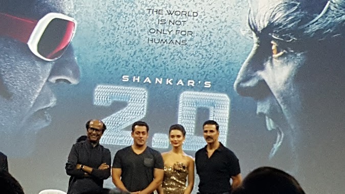 SALMAN KHAN JADI TAMU TAK DIUNDANG DI ACARA LAUNCHING POSTER ROBOT 2.0