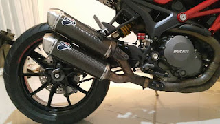  MOGE BEKAS DIJUAL Jual Ducati Monster 1100 evo FP 