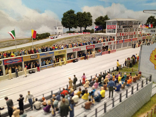 Modelrennbahn im Maßstab h0 nach Vorbild - Circuit de Reims Gueux