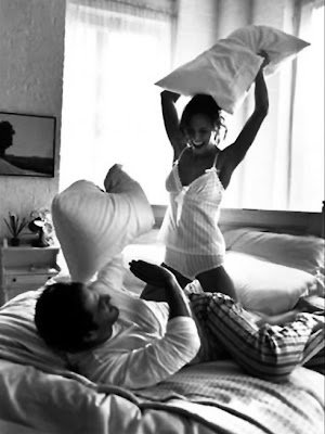 Pillow fight of love