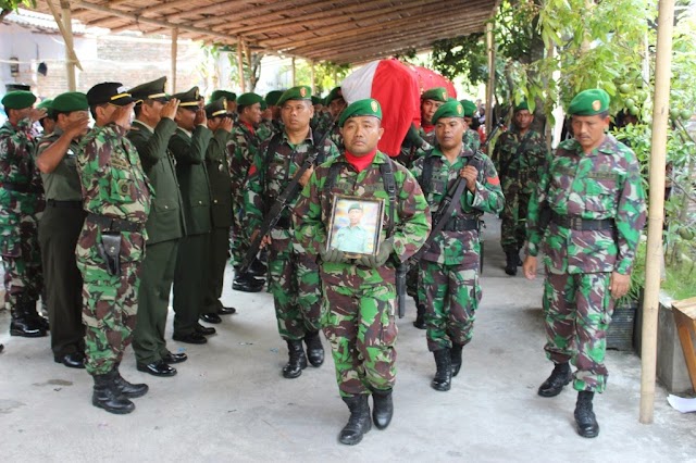 BANTUAN PEMAKAMAN MILITER TERHADAP ALM SERMA ISKANDAR BABINSA RAMIL 01 DIM 0728/WONOGIRI