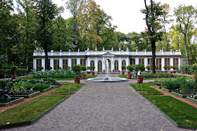 Saint Pétersbourg Le jardin d'Eté : la maisonnette du thé