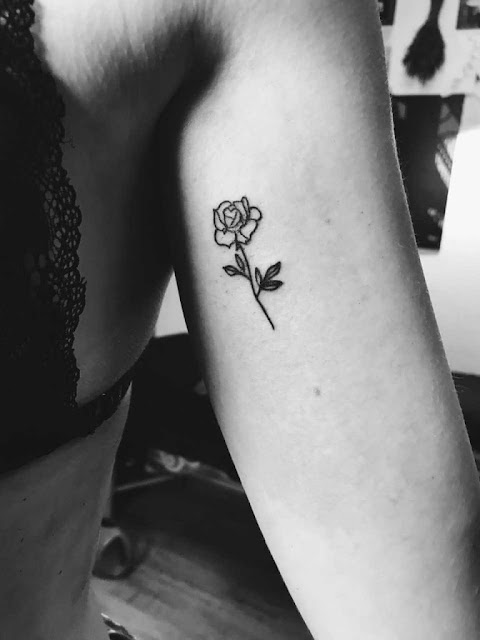 Mini tattoo feminina delicada: 84 ideias para inspirar sua próxima