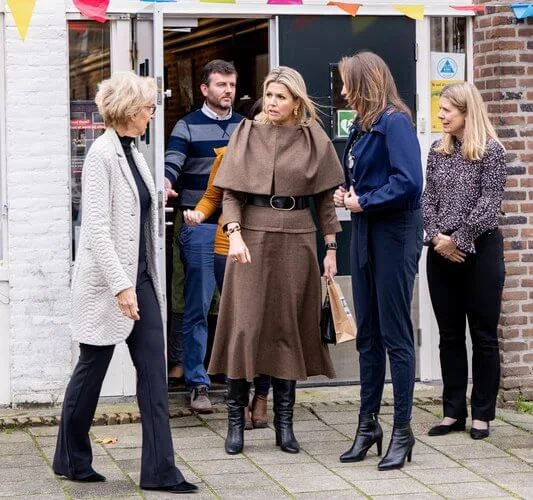 The Social Grocery Store, an initiative of the Protestant Diaconie Amsterdam. Queen Maxima wore an outfit by Natan