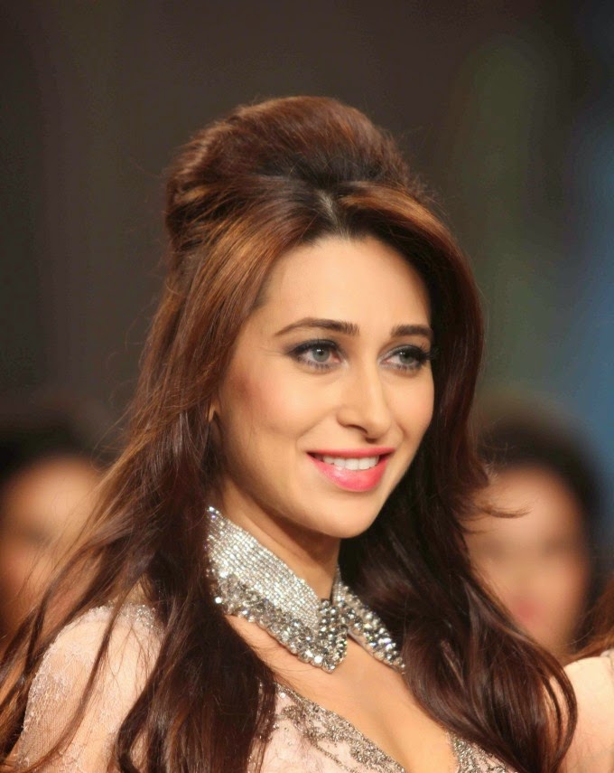 Karisma Kapoor HD Wallpapers Free Download