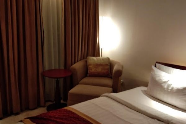 (Review) Pengalaman Berkesan Saat Menginap di Grand Surya Hotel Kediri
