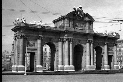 Puerta de Alcalá. 1954