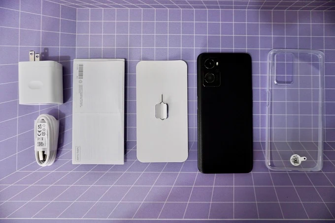 OPPO A96 Unboxing