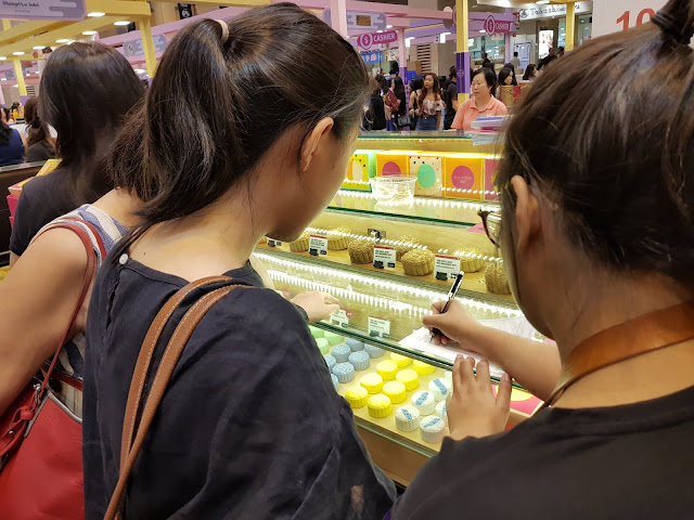 Moon cake-Centro commerciale Takashiama-Singapore