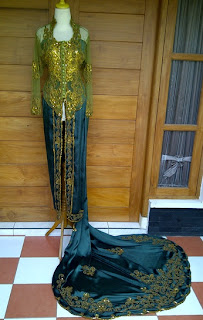 kebaya pengantin ekor 2313