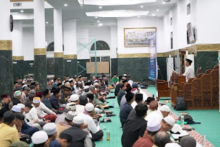I’tikaf di Masjid Raya An Nur Provinsi Riau bersama UAS