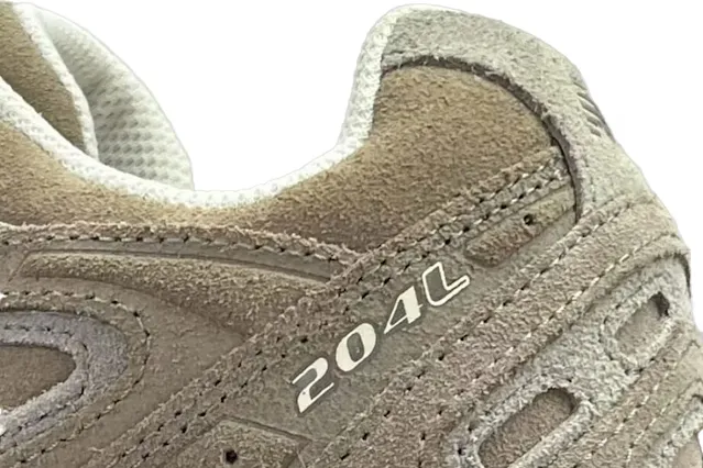 First Look at the New Balance 204L – A Sneaker Inspired by Indoor Soccer