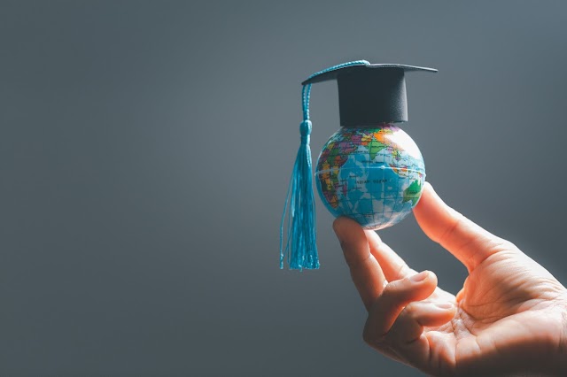 Como funciona a validação de diploma para atuar no exterior? 