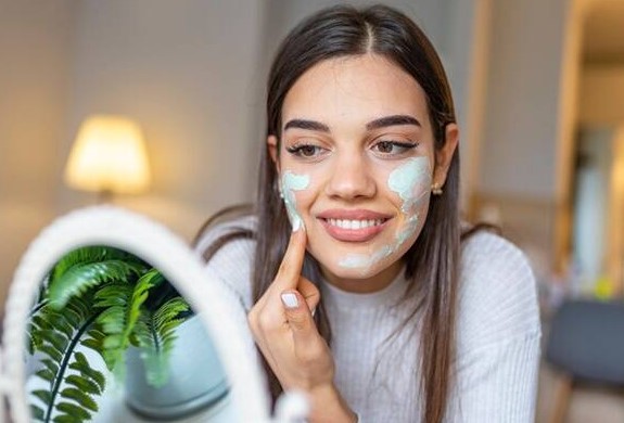 Want to look good in your 30s? We ask a beauty panel of experts their secrets to looking good at any age
