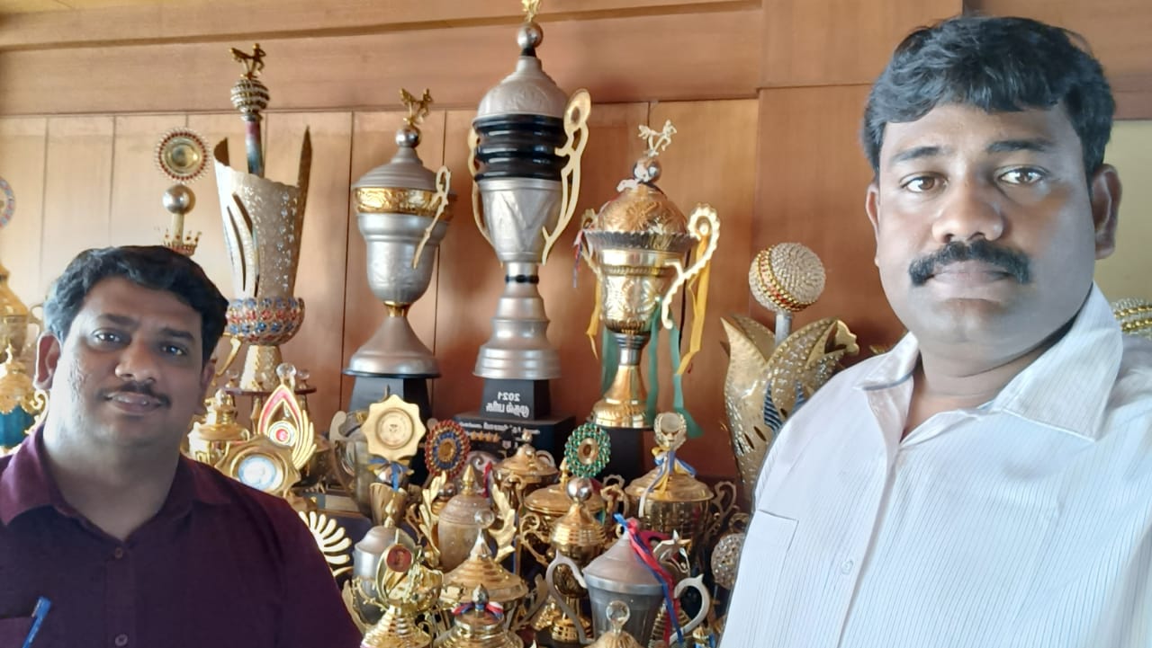 Amudhakumar with Guruprasath at the Reception Trophy Showcase