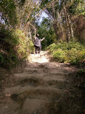 Hiking Di Bukit Melati