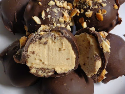 Peanut Butter Cheesecake Truffles #desserts #cakerecipe #chocolate #fingerfood #easy