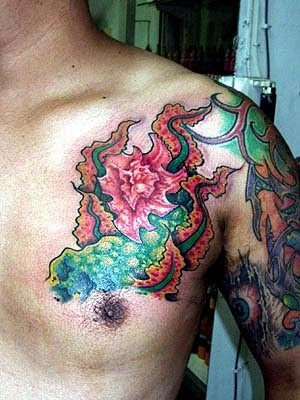 fre rose tattoo designs free tattoo great chest tattoos for men