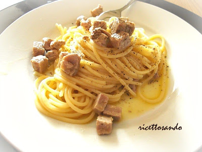 Carbonara di tonno affumicato ricetta per un primo piatto di pesce