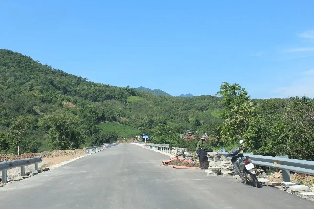 Đường nối Ninh Thuận - Lâm Đồng vẫn chờ mặt bằng