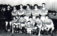 📸XEREZ CLUB DEPORTIVO 📆1 junio 1972 ⬆️Serrano, Pepín, Bailaro, Sánchez Fernández, Rafa Verdú y Ravelo. ⬇️Garrido, Domínguez, Zárate, Román y Jiménez. XEREZ CLUB DEPORTIVO 1 🆚 REAL VALLADOLID DEPORTIVO 1 Jueves 01/06/1972, 20:30 horas. Campeonato de Liga de 2ª División, jornada 15 (jornada aplazada). Jerez de la Frontera, Cádiz, estadio Domecq. GOLES: ⚽1-0: 25’, Ravelo, de penalti. ⚽1-1: 53’, Álvarez.