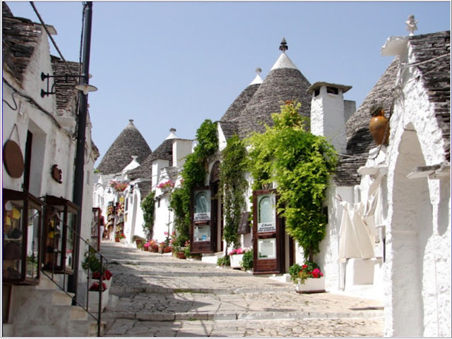 beautiful street in alberobello