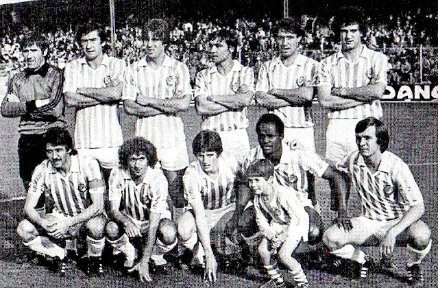 REAL VALLADOLID DEPORTIVO. Temporada 1980-81. Llacer, Djurovic, Santos, Sánchez Valles, Borja, Gail. Moré, Pepín, Juan Manuel, Gilberto y Rusky. REAL VALLADOLID DEPORTIVO 3 R. C. D. ESPAÑOL DE BARCELONA 1 Domingo 12/10/1980, 16:45 horas. Campeonato de Liga de 1ª División, jornada 6. Valladolid, estadio Municipal José Zorrilla.