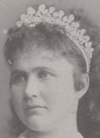 queen elisabeth marie romania pearl diamond tiara oscar massin