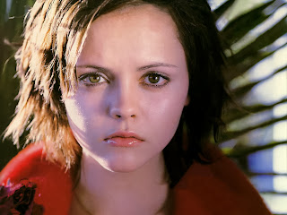 Christina Ricci Eye Makeup 08