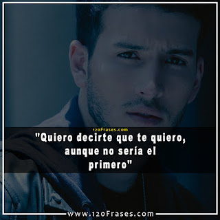 Sebastian Yatra con mirada profunda