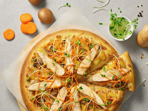 Pizza 3 Loại Thịt Thập Cẩm Và Rau Củ