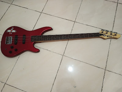 Kondisi Gitar Bass Prince HB-32 X Seken Yang Penulis Beli