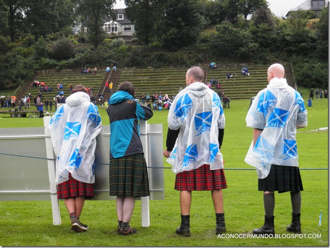 Pitlochry. Higthland games-PA100599