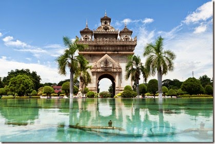 patuxai-in-vientiane-laos-1600x1066