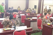 Anna-Fritz di Gedung Pusiban Hadiri Rapat Koordinasi Protokol Kesehatan Covid-19