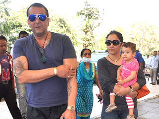 Sanjay and Manyata leave for Rohit Dhawan's wedding in Goa Images