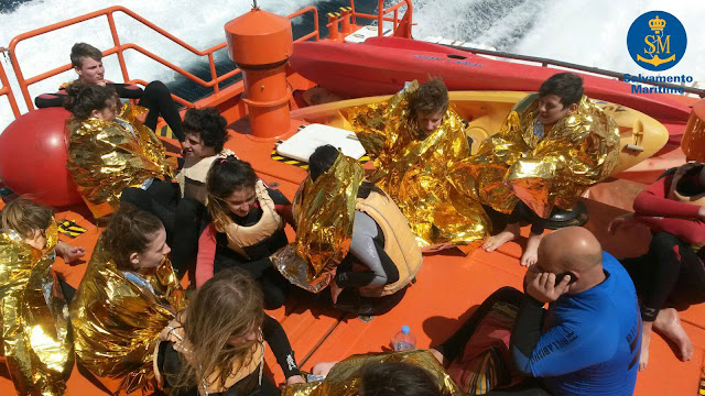 Rescate de los adolescentes en Plentzia. Foto: Salvamento Marítimo