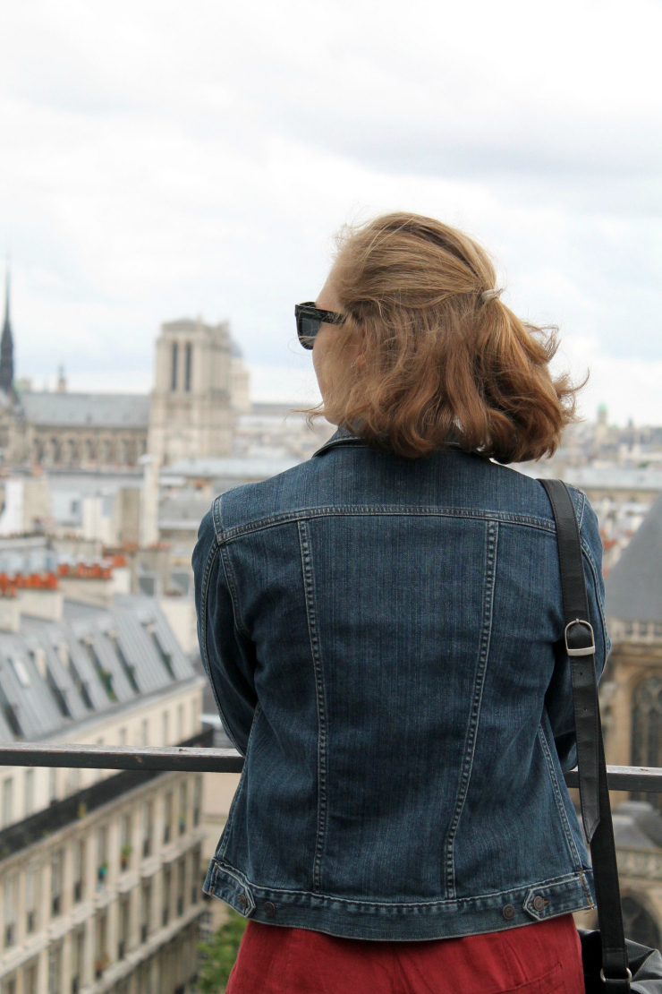 Linen rust colored shorts and jean jacket in Paris #ootd