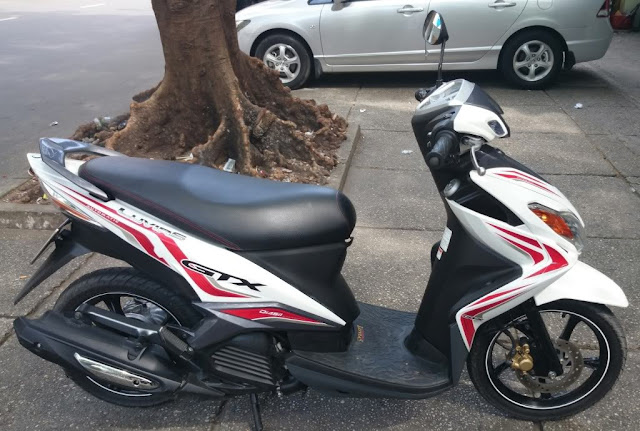 Sơn xe Yamaha Luvias GTX màu trắng xám bóng