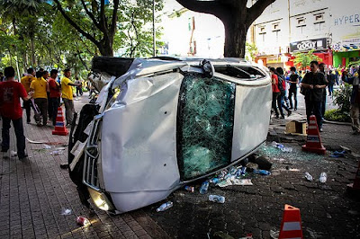 BERSIH 3.0 Overturned police car